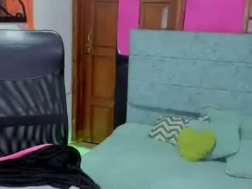 Chaturbate Live Sex Cam of julieta_star69