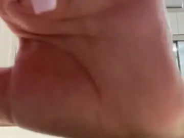 Chaturbate Live Sex Cam of genevieverelyea