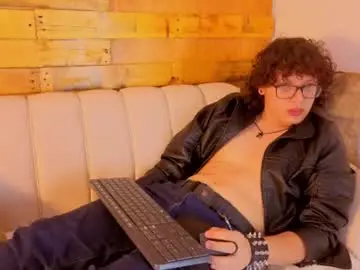 Chaturbate Live Sex Cam of hotu_69