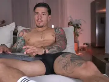 Chaturbate Free Live Porn of chris_morton