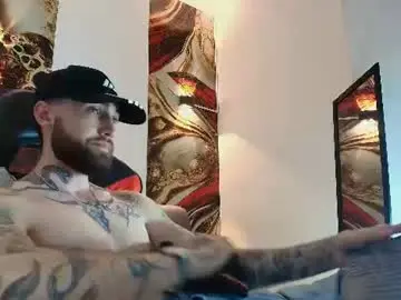 Chaturbate Nude Webcam of luke_davis01