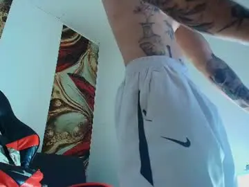 Chaturbate Live Porn of luke_davis01