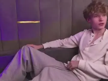 Chaturbate Free Live Porn of curlytwinkboy