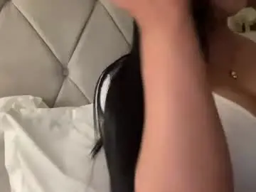 Chaturbate Live Sex Cam of foxyluscious