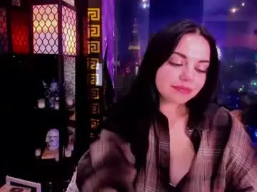 Chaturbate Live Sex Cam of alma_pearl