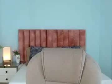 Chaturbate Live Sex Cam of chloe_durand1