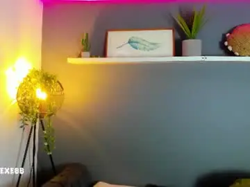 Chaturbate Live Sex Cam of kira_exe