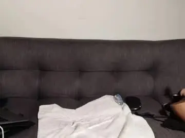 Chaturbate Watch Live Sex Cams of midgettripod1