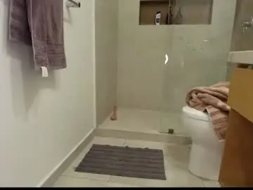 Chaturbate Best live sex cam show of midgettripod1
