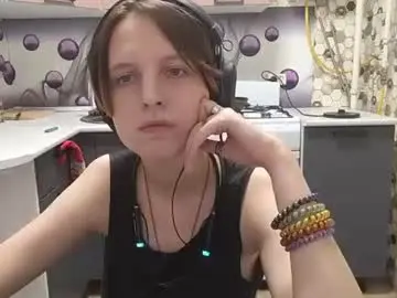 Chaturbate Live Sex Cam of sharleenyodis