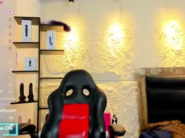 Chaturbate Sex Cam of carolinecastle