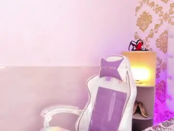 Chaturbate Free Porn Cam of ema_lambert