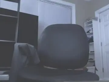 Chaturbate Live Sex Cam of littlesumthinsumthin