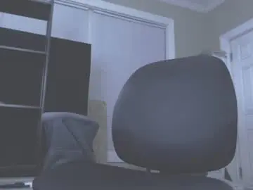 Chaturbate Live Sex Cam of littlesumthinsumthin