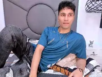 Chaturbate Free Porn Cam of buddy_whitte