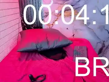 Chaturbate Live Sex Cam of maevekuro