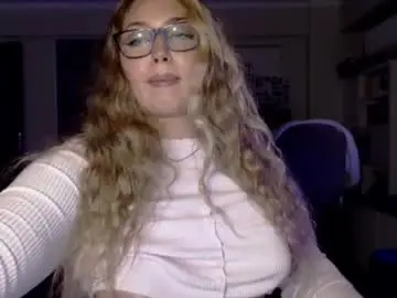 Chaturbate Live Sex Cam of kimlee4