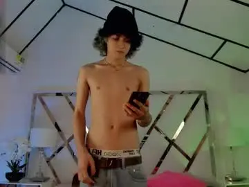 Chaturbate Nude Webcam of thanier_18