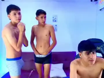 Chaturbate Watch Live Sex Cams of chillbicrew