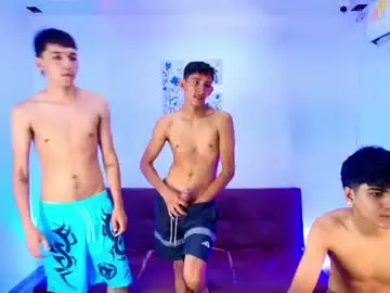 Chaturbate Watch Live Sex Cams of chillbicrew