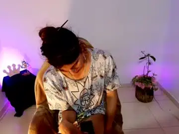 Chaturbate Live Sex Cam of angele_johnson