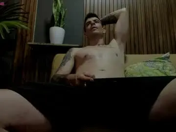 Chaturbate Nude Webcam of damian_bulls
