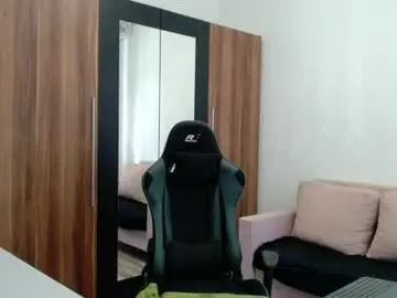 Chaturbate Sex Cam of darius_94