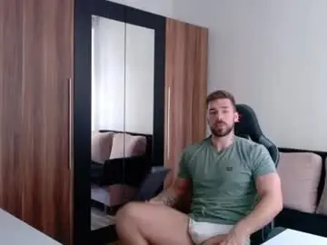 Chaturbate Live Sex Cam of darius_94