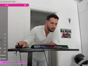 Chaturbate Live Sex Cam of hard_chriss