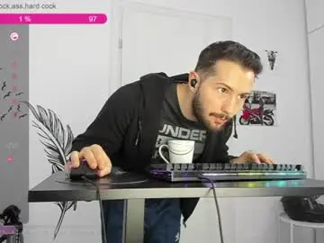 Chaturbate Live Sex Cam of hard_chriss