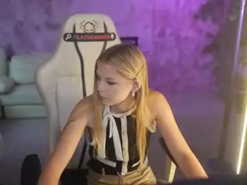 Chaturbate Nude Webcam of kira0541