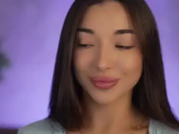 Chaturbate Live Sex Cam of kira0541