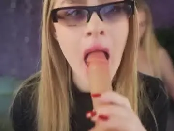 Chaturbate Watch Live Sex Cams of kira0541