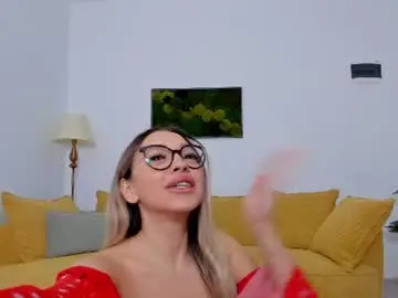 Chaturbate Best live sex cam show of emrya