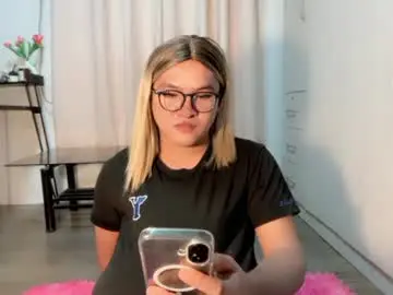 Chaturbate Best live sex cam show of krezikeed