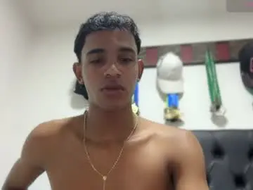 Chaturbate Live Sex Cam of david_hot44