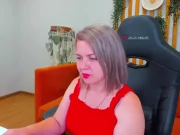 Chaturbate Live Sex Cam of adeleravelle