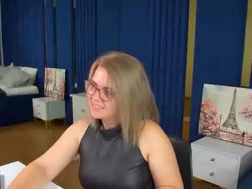 Chaturbate Watch Live Sex Cams of adeleravelle