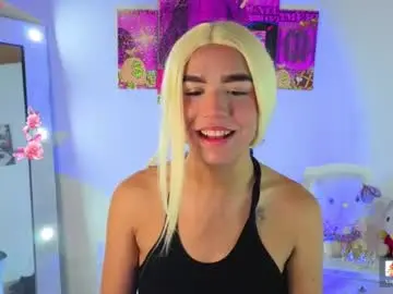 Chaturbate Live Sex Cam of candyy_doll_
