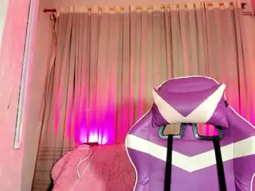 Chaturbate Live Sex Cam of aleja_hill