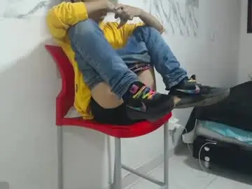 Chaturbate Live Sex Cam of andrescoll25