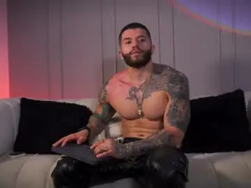 Chaturbate Live Sex Cam of frankfarrellx