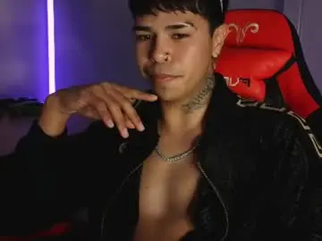 Chaturbate Live Sex Cam of master_damian_