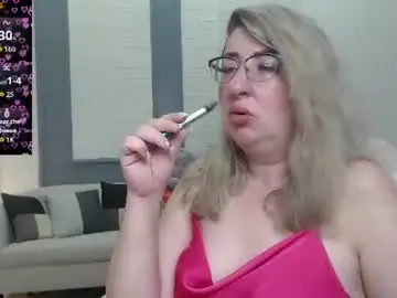 Chaturbate Sex Chat of helenenigma