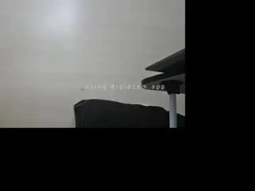Chaturbate Live Sex Cam of martinyael