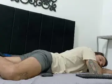 Chaturbate Free Porn Cam of santhiago_jonnes_