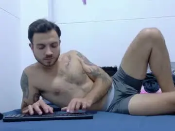 Chaturbate Live Sex Cam of santhiago_jonnes_