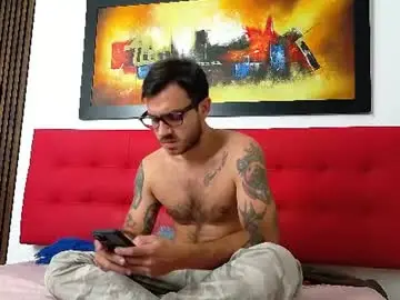 Chaturbate Live Sex Cam of santhiago_jonnes_