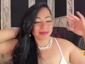 Chaturbate Live Sex Cam of adelinemoretti