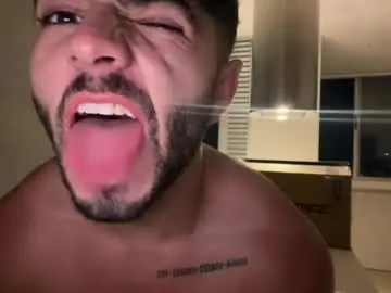 Chaturbate Live Sex Cam of thiago_moretti